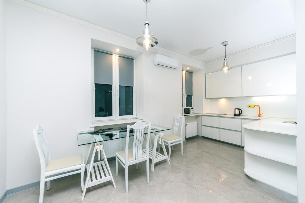 Hotrent City Deluxe Київ Екстер'єр фото
