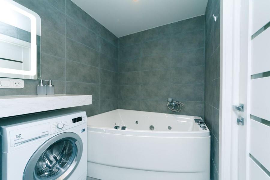 Hotrent City Deluxe Київ Екстер'єр фото